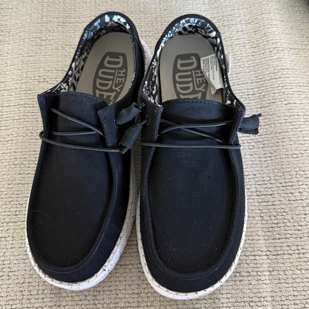 HEY DUDE ‘Wendy’ Black Slip-On Loafers Sneakers Women’s Size 7